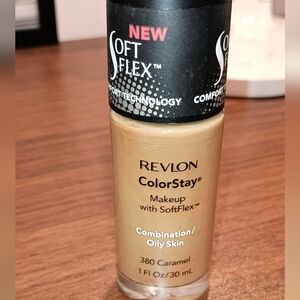 🌹3/$12 Revlon ColorStay Soft Flex Combo/Oily, 380 Caramel